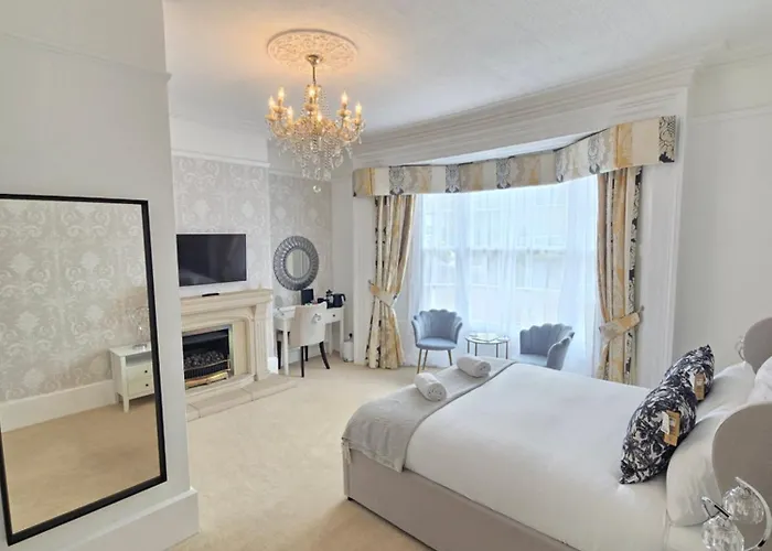 Beaufort Lodge - Central Location & Free Parking
