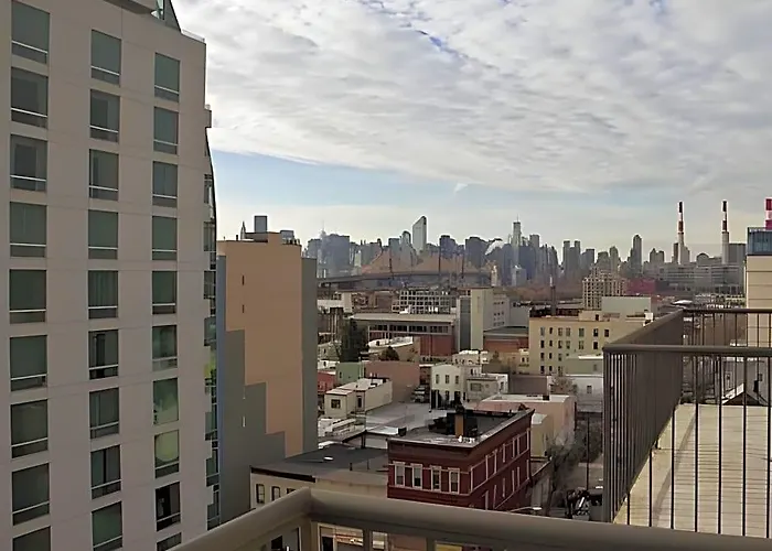 Hotel Vetiver / Manhattan Skyline
