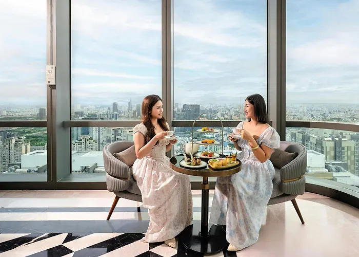  Vinpearl Landmark 81, Autograph Collection