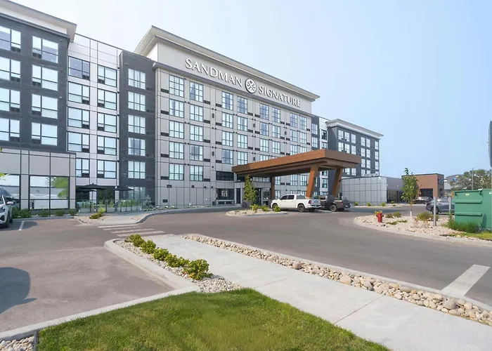 Sandman Signature Airport & Suites