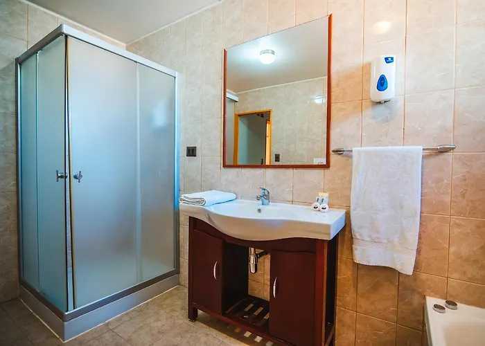 Hotel Iorana Tolache