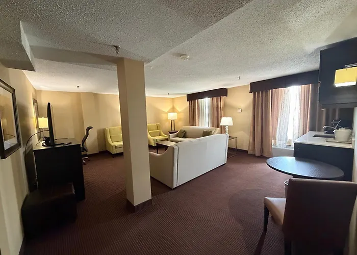 Quality Inn & Suites Downtown