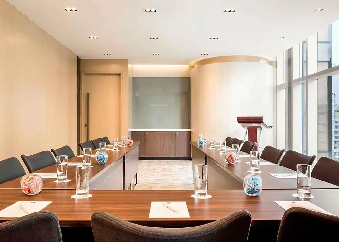 Ibis Hong Kong Central & Sheung Wan