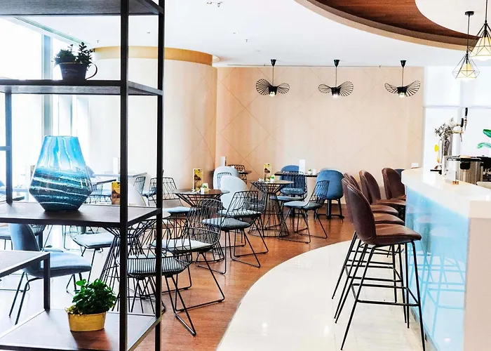 Ibis Hong Kong Central & Sheung Wan