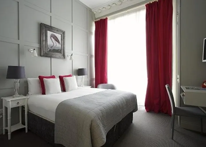 Georgian House Hotel