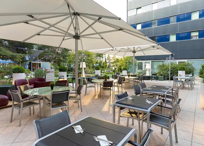 Novotel City West