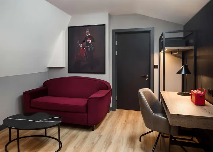  Radisson Red , Liverpool