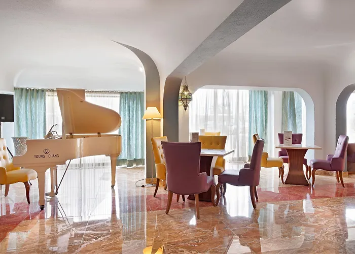 Grand Muthu Oura View Beach Club
