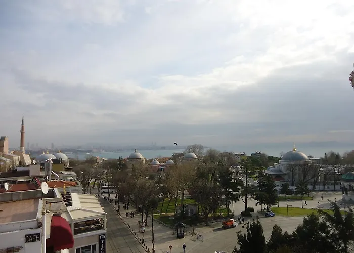 Lapis Inn Hotel & Spa