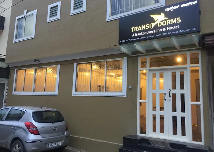 Transit Dorms - A Backpackers Inn &