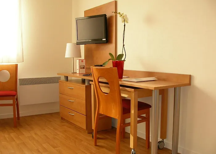  Sejours & Affaires Rennes Villa Camilla