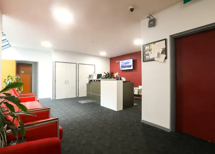 Motels Alston Apartments