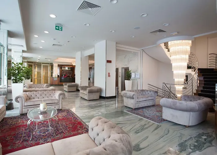 Hotel Con Piscina Continental
