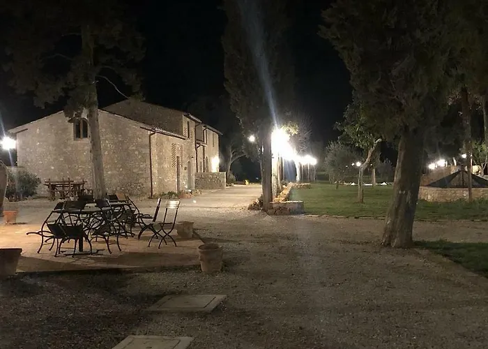 Villa con piscina: La Tenuta di Castelvecchio