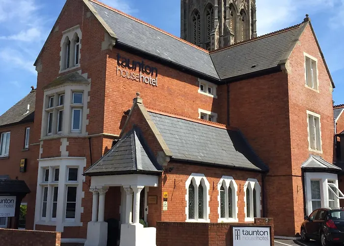 Cabin: Taunton Town House