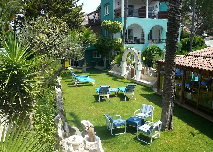 Hotel with view: Greenfields Country Club