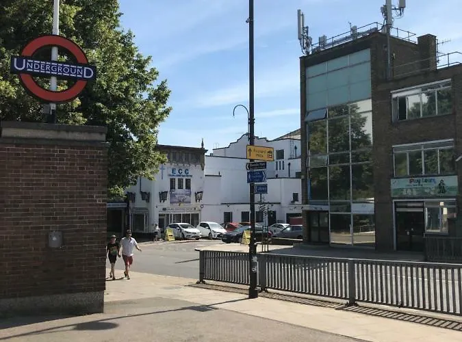  Best Western Northfields Ealing