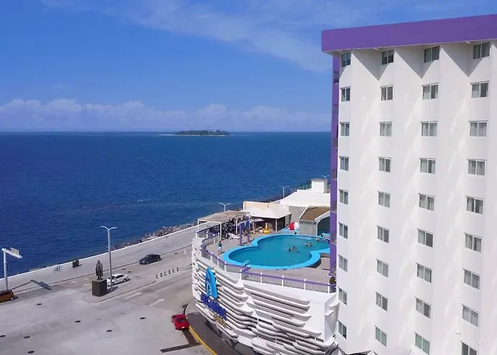 Luxury hotel only: Hotel Lois Veracruz
