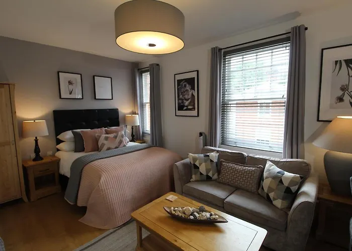 5 star hotel: The Larches