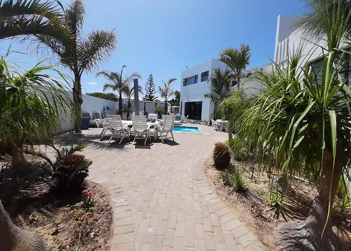 Cheap hotel: Au Plais De Langebaan At Palm Tree Villa