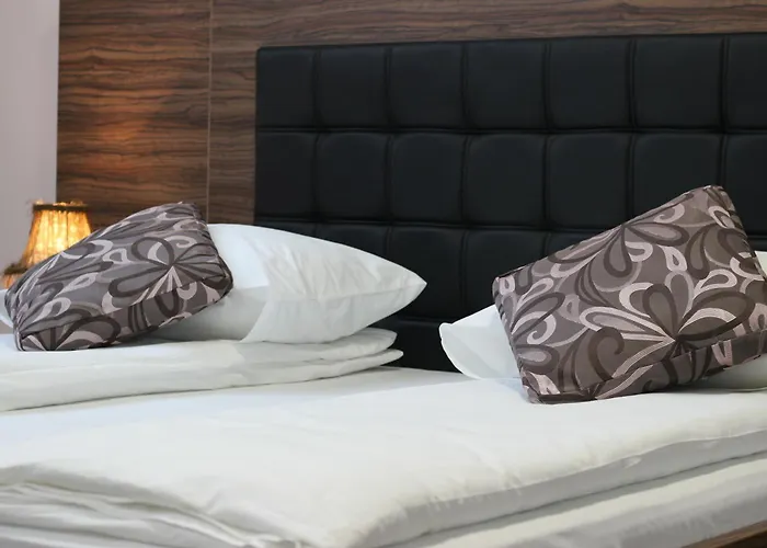 4 star hotel: Hotel Story