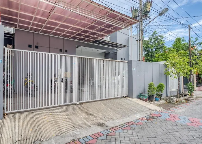 Guests house Reddoorz Near Surabaya Zoo